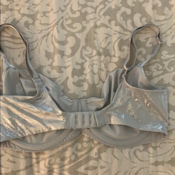 VS Limited Edition Unlined Bra - Picture 3 of 5